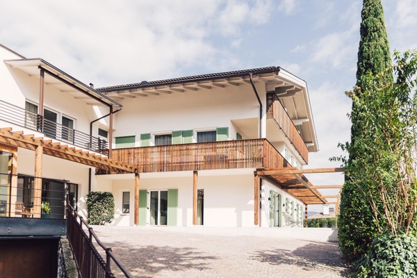 Photo exteriors Pomella's Guesthouse