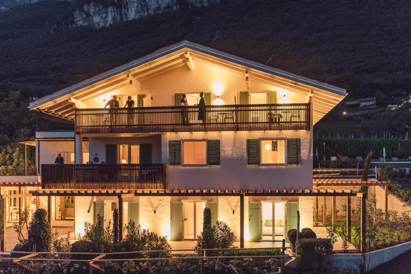 Foto Außenansicht Pomella's Guesthouse