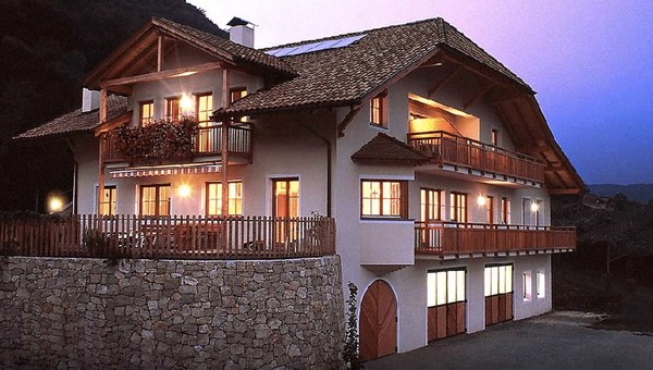 Photo exteriors Farmhouse apartments Lindenhof