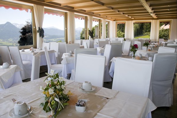 The restaurant Monte di Mezzo / Mittelberg (Renon / Ritten) Naturhotel Wieserhof