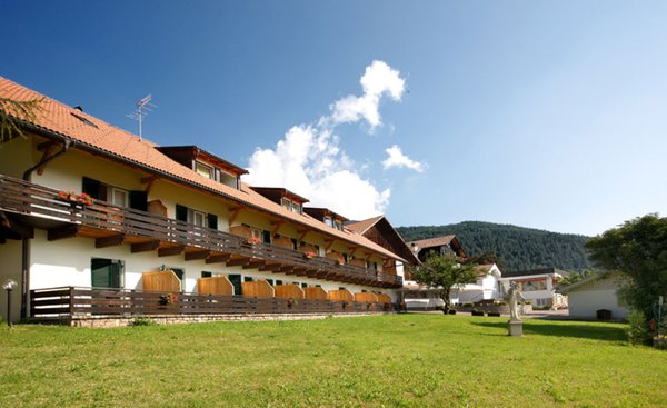 Photo exteriors in summer Naturhotel Wieserhof
