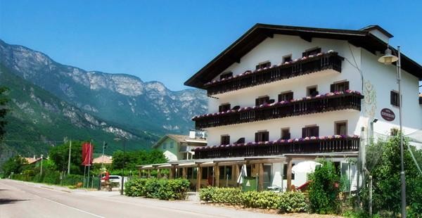 Foto esterno Hotel Kurtinigerhof