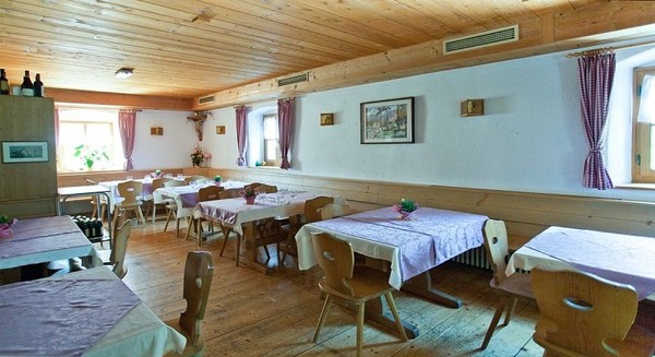 Das Restaurant Margreid an der Weinstraße Zur Kirche