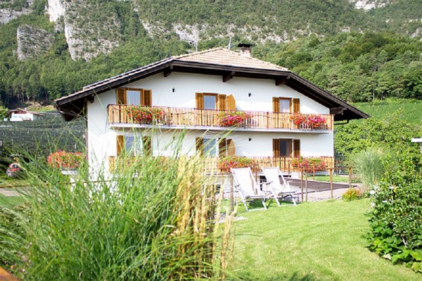 Photo exteriors Farmhouse apartments Wiesenheim