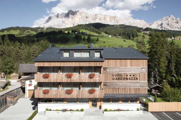 Photo exteriors Hotel Gardenazza