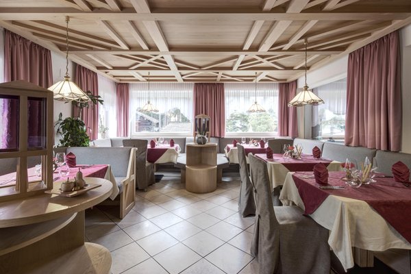 The restaurant Badia - Pedraces Gardenazza