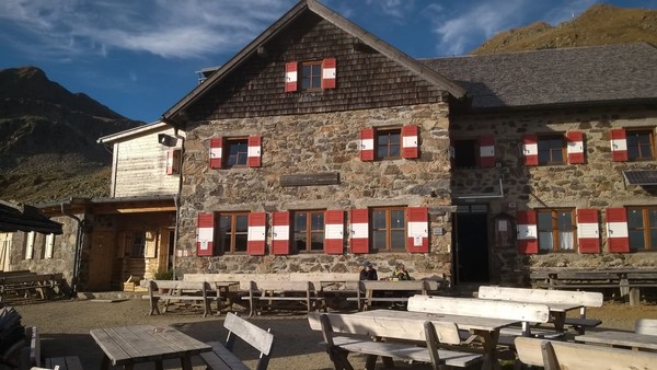 Foto Außenansicht Berghütte Latzfonserkreuz