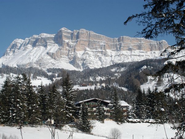 Foto esterno in inverno La Müda