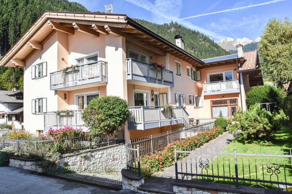 Foto esterno B&B + Appartamenti 3 Cuori