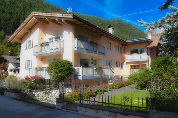 Foto esterno B&B + Appartamenti 3 Cuori