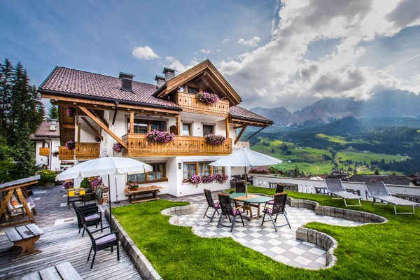 Foto Außenansicht Garni Ciasa Montanara