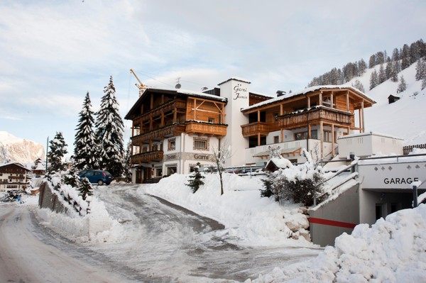 Photo exteriors Garni (B&B) + Apartments Jasmin