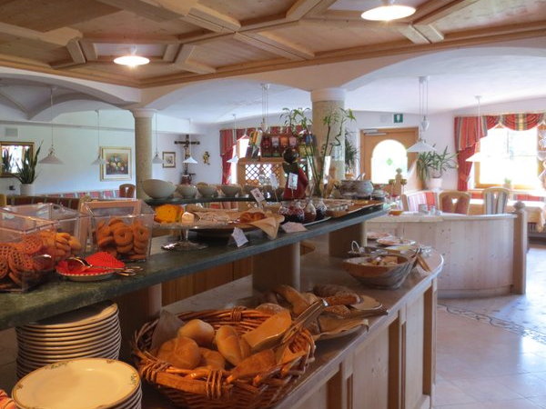 The breakfast B&B-Hotel + Residence Ciasa Ai Pini