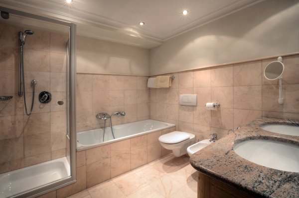 Photo of the bathroom B&B-Hotel + Residence Ciasa Ai Pini