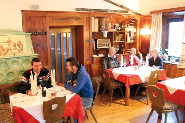 Das Restaurant Rasen im Antholzertal Neunhäusern / Nove Case
