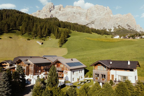 Foto Außenansicht Villa Flora Mountain Lodges