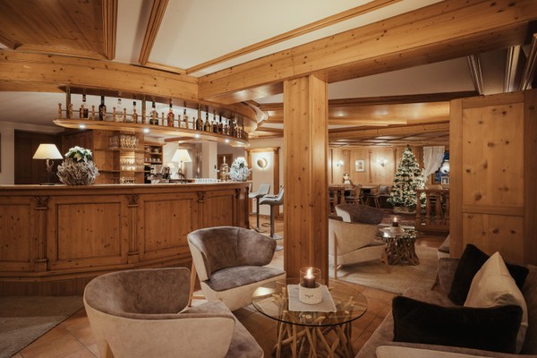 Foto von der Bar Villa Flora Mountain Lodges
