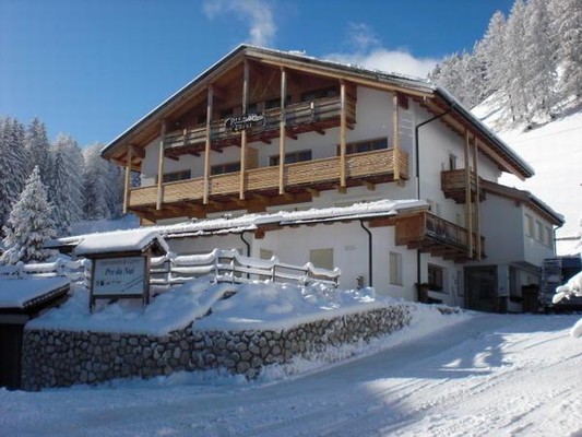 Foto Außenansicht Garni + Ferienwohnungen Pre da Nai