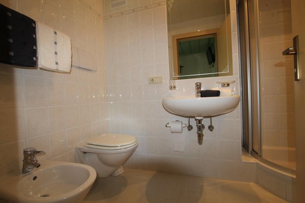 Foto del bagno Garni + Appartamenti Fiori