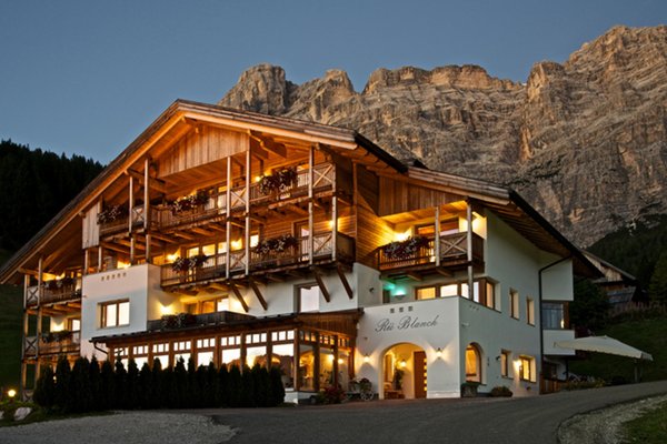 Summer presentation photo Small hotel Rü Blanch