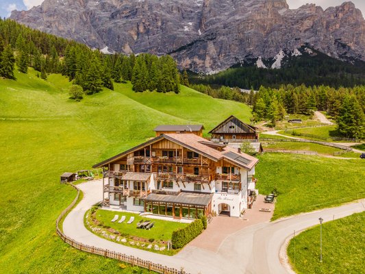 Foto esterno in estate Ciasa Rü Blanch