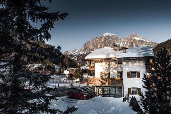 Photo exteriors in winter L'Alpina