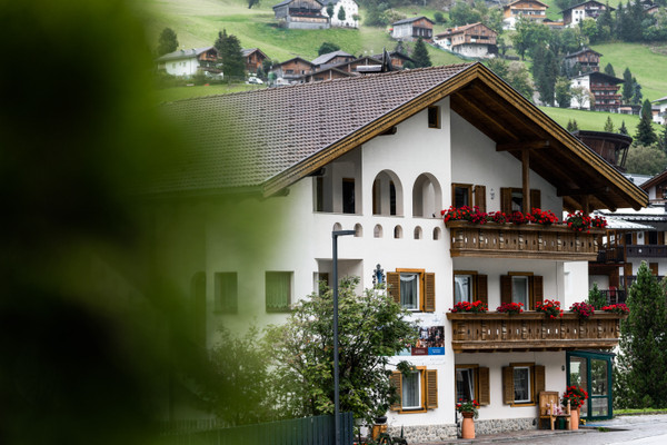 Photo exteriors Garni (B&B) + Apartments L'Alpina