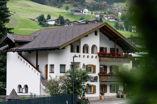 Photo exteriors Garni (B&B) + Apartments L'Alpina