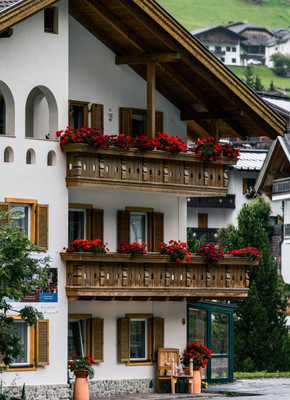 Photo exteriors Garni (B&B) + Apartments L'Alpina