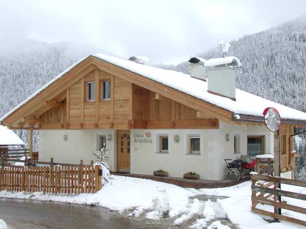 Foto Außenansicht im Winter Araldina