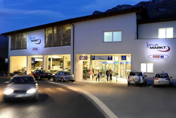 Photo exteriors Shop Konsum Markt
