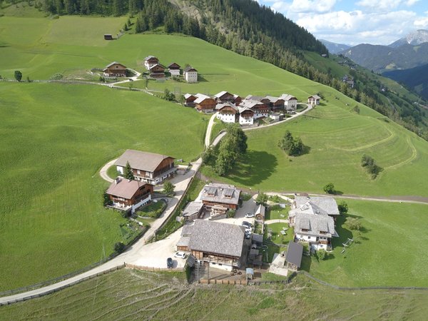 Foto esterno in estate Pension Odles