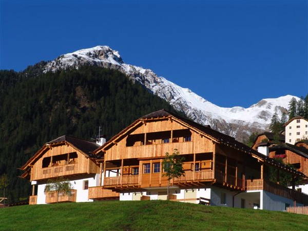 Foto esterno in estate Pension Odles