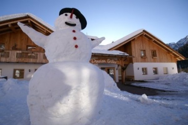 Foto esterno in inverno Pension Odles