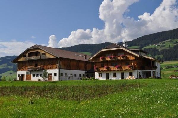 Foto esterno Appartamenti in agriturismo Burgerhof