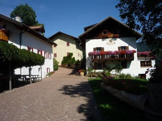 Foto esterno Pensione + Appartamenti Röllhof