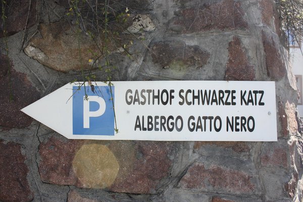 Gasthof Schwarze Katz TradItDeEn [it=Zona di Bolzano, de=Urlaubsregion Bozen, en=Bolzano / Bozen and environs]
