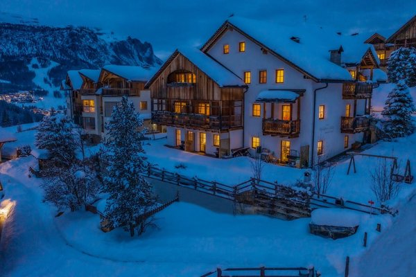 Foto esterno in inverno Dolomites Apartments Ciasa Vally