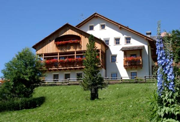 Foto Außenansicht im Sommer Dolomites Apartments Ciasa Vally