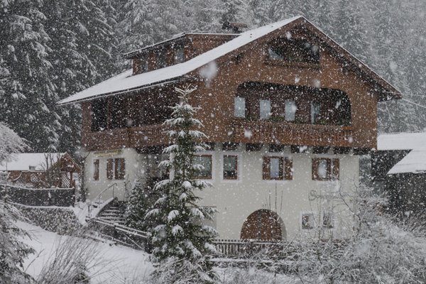 Photo exteriors in winter Ciasa Sorapunt