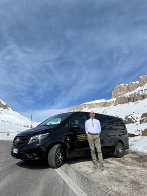 Foto Außenansicht Taxi Autonoleggio Costa Dino