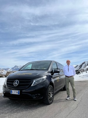 Foto Außenansicht Taxi Autonoleggio Costa Dino