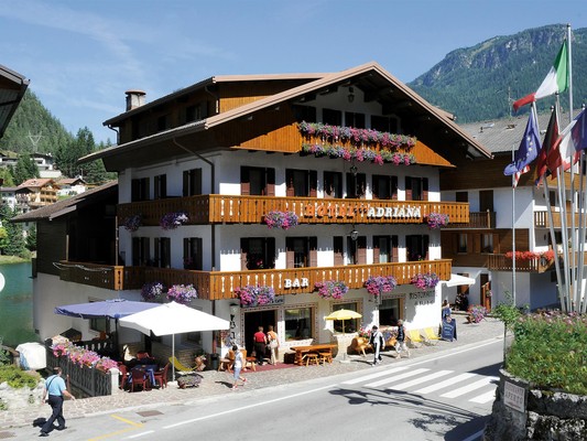 Photo exteriors Hotel Adriana