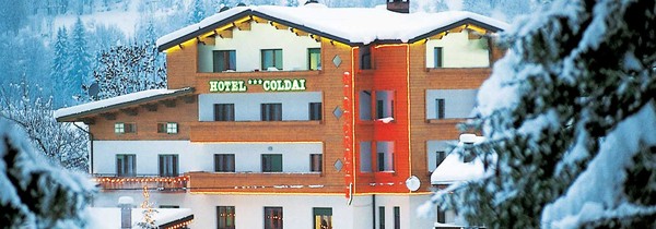 Foto esterno Hotel Coldai