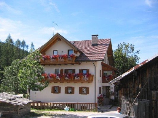 Photo exteriors Small hotel Villa Salotta