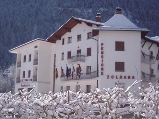 Foto esterno Hotel Zoldana