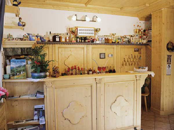 Foto del bar Garni-Hotel Ladinia