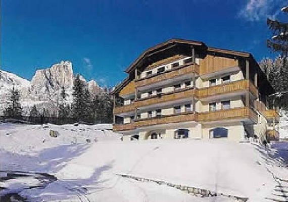 Foto Außenansicht Hotel Mondeval