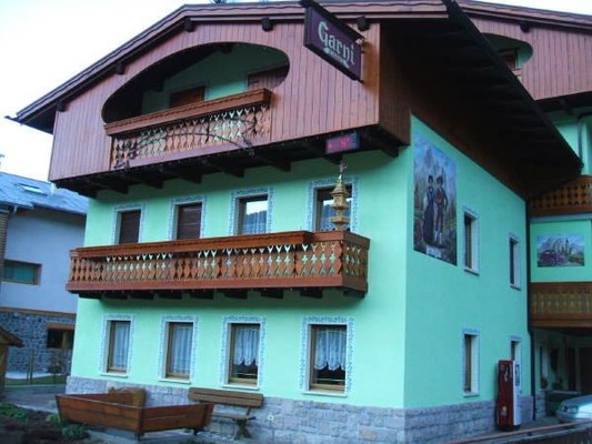 Foto Außenansicht Garni + Ferienwohnungen Al Barance