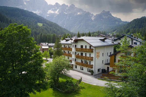 Photo exteriors Hotel Edelweiss